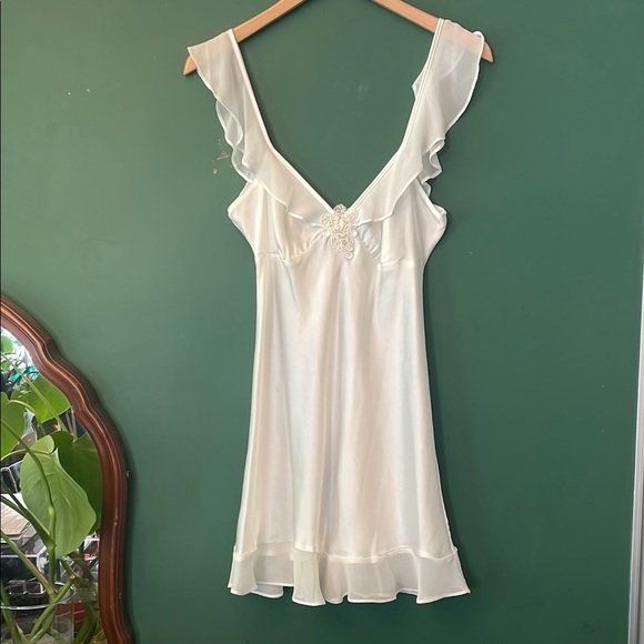 In Bloom Women's M Bridal Cream Chemise with Ruffled Straps - Picture 1 of 9
